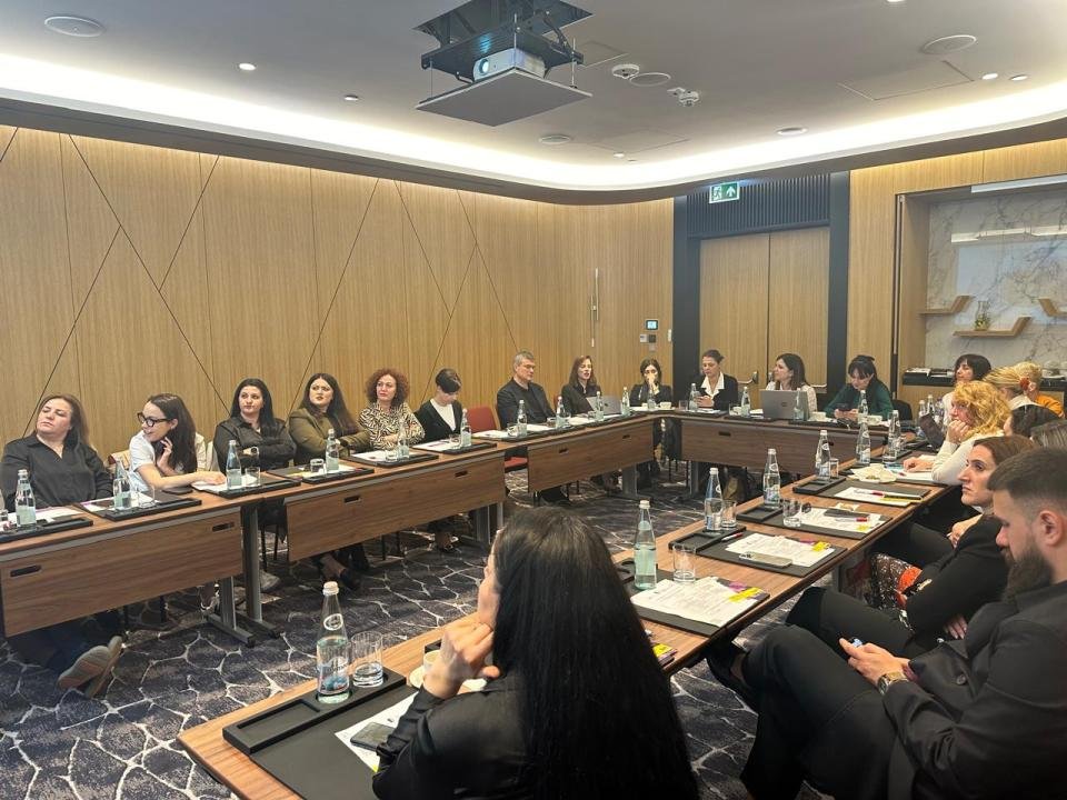 CLWG in Albania takes a big step toward online safety &amp; gender equality with a new draft law aimed at combating digital violence against women and girls. 

This groundbreaking initiative could transform the digital landscape for women and girls in Albania. un.org/democracyfund/…