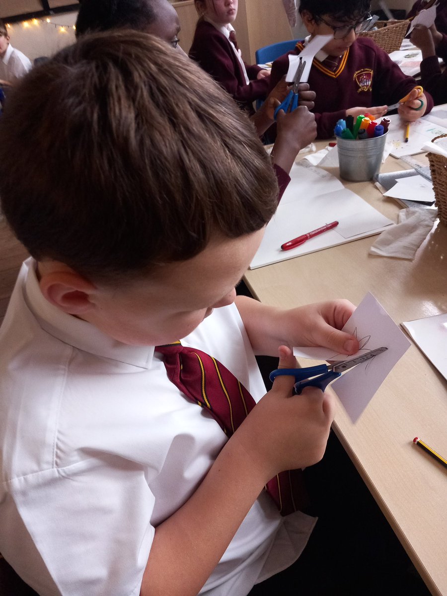 Looking at how print is affected by different types of paper and material and playing around with making our own stencils…<a href="/AnfieldPrimary/">Anfield Primary</a> <a href="/AnfieldRoadY4/">AnfieldRoadY4</a> <a href="/tateliverpool/">Tate Liverpool</a>