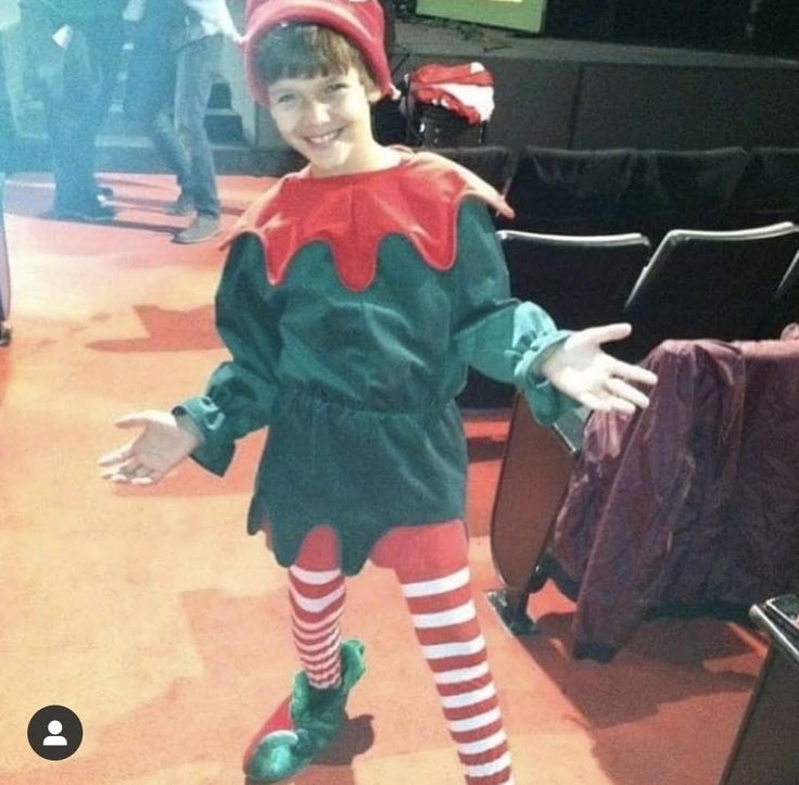artsurrea's tweet photo. 6 days until Christmas ✨✨✨✨✨✨
@NoahUrrea https://t.co/mYGtSIuaVY