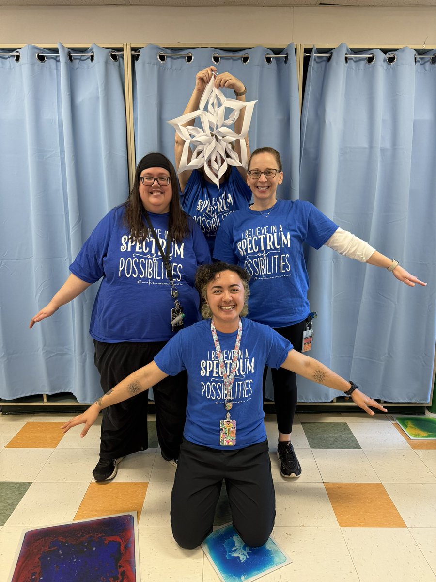 Kara Wright (@kwright_17) on Twitter photo We are a special little 🎄!! Love my team! <a href="/BrentwoodMESE/">Brentwood Magnet Elementary School of Engineering</a> #familyphoto We are a special little 🎄!! Love my team! <a href="/BrentwoodMESE/">Brentwood Magnet Elementary School of Engineering</a> #familyphoto