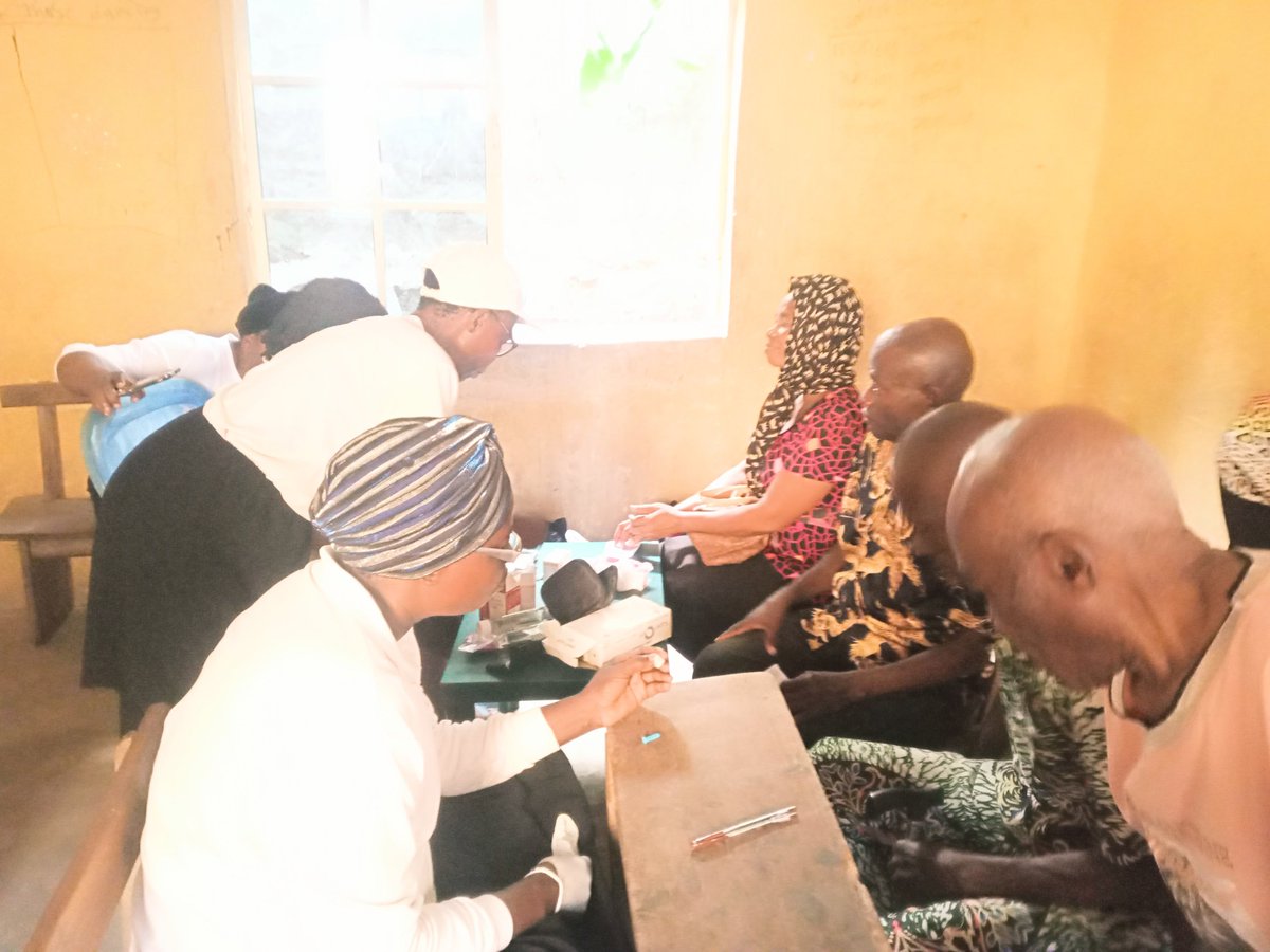 PreciousOlised1's tweet photo. So long there's no blood involved, count me in for any medical outreachπ
π
#GCKmedicaloutreach
#GCKlagos https://t.co/3BagLv4E5D