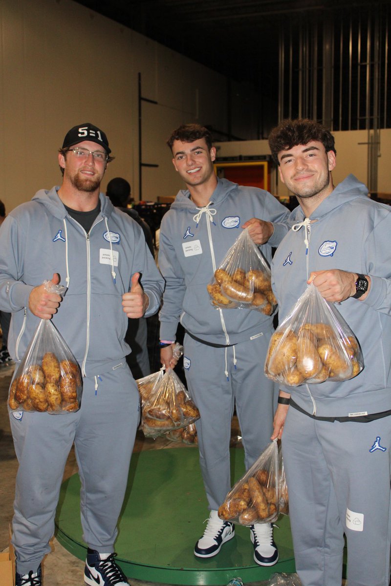 Graham Mertz (@grahammertz5) on Twitter photo Grateful to partner with <a href="/FeedingTampaBay/">Feeding Tampa Bay</a> to combat food insecurity yesterday! Help make a difference with Feed The Season: FeedingTampaBay.org/FeedTheSeason @FL_Victorious #FVFoundation 🐊 Grateful to partner with <a href="/FeedingTampaBay/">Feeding Tampa Bay</a> to combat food insecurity yesterday! Help make a difference with Feed The Season: FeedingTampaBay.org/FeedTheSeason @FL_Victorious #FVFoundation 🐊