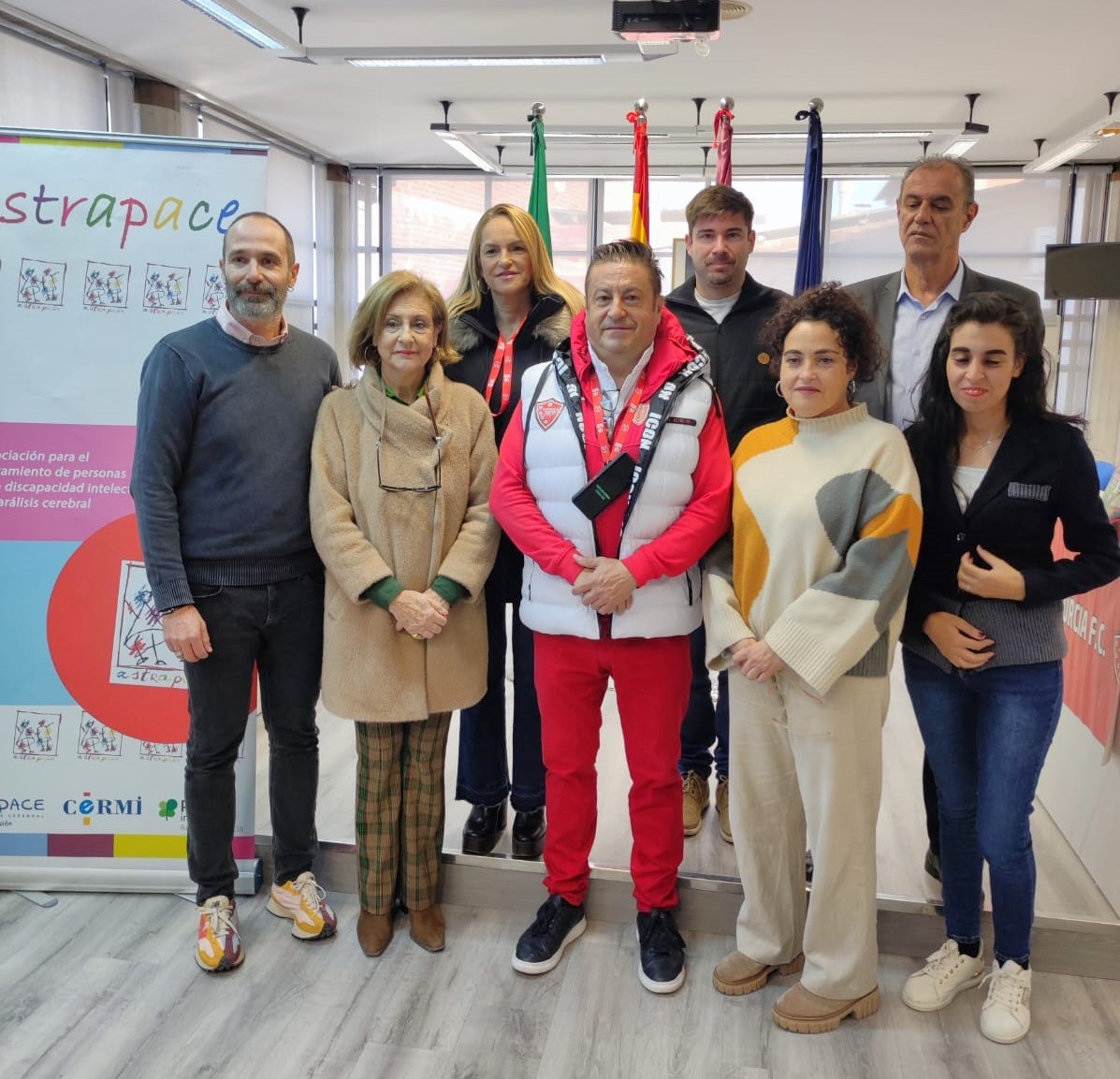 Astrapace's tweet photo. ⚽ ¡Presentación del Partido Benéfico! ⚽
Gracias al @DeporMurciaFC, al @CiudadDeMurcia
y al @Ayto_Ceuti por contar con #Astrapace para ayudar a quienes más lo necesitan 👏🏽
Cada pase, cada gol y cada aplauso que demos en la grada será un símbolo de nuestra #solidaridad ❤️ https://t.co/z7hGiFYomb