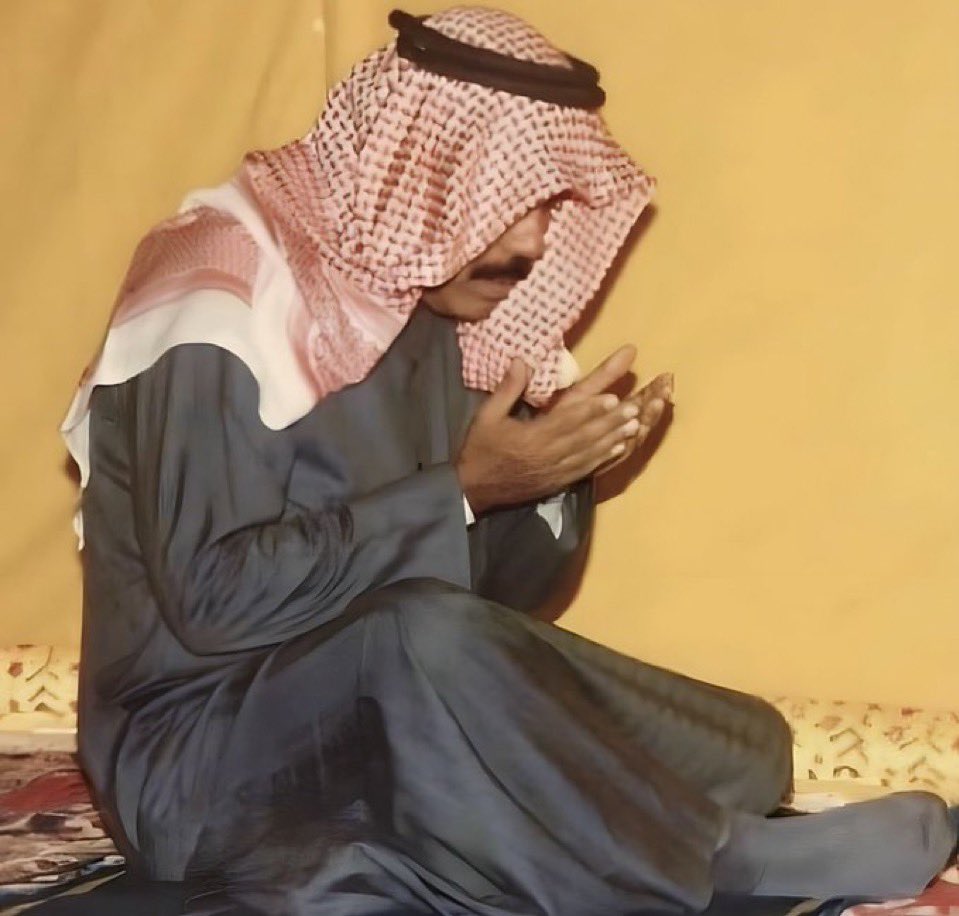 ﴿ رَوحٌ ورَيحَـانٌ وجَـنَّةُ نَعِيمْ ﴾ 
رحم الله روحًا طاب ذكره وحسن أثره 

 #ذكرى_وفاة_الشيخ_نواف_الأحمد