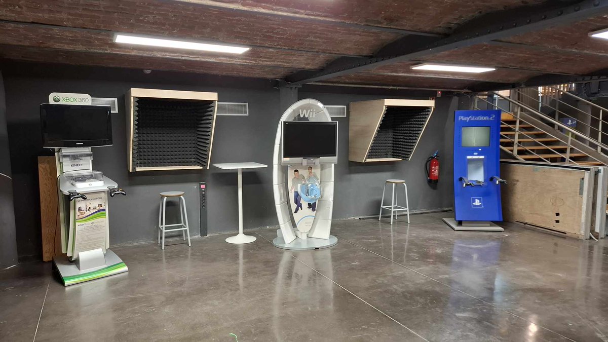 il est temps de vous annoncer qu'OrdiRétro s'installe à la @plaineimages avec son espace OrdiRétro Muséum. Des bornes PS4, PS2, Wii,  une expo, des oeuvres de <a href="/VaduAmka/">Vadu Amka</a> , des consoles exposées ... on me dit un Amiga 500 ? Start to Play : dès le 23 janvier 2025 #ordiretromuséum