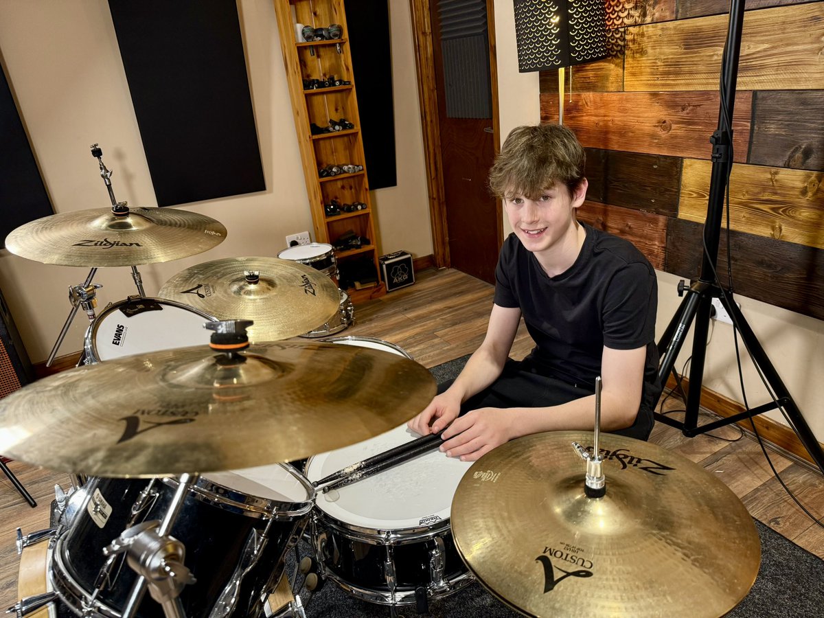 Great day in the studio filming with <a href="/TrinityArtsUKI/">Trinity College London Music and Drama</a> 🎬 Looking forward to sharing what I’ve been up to in the new year.

#trinity #trinitycollege #trinitycollegelondon #drums #drummer #staytuned