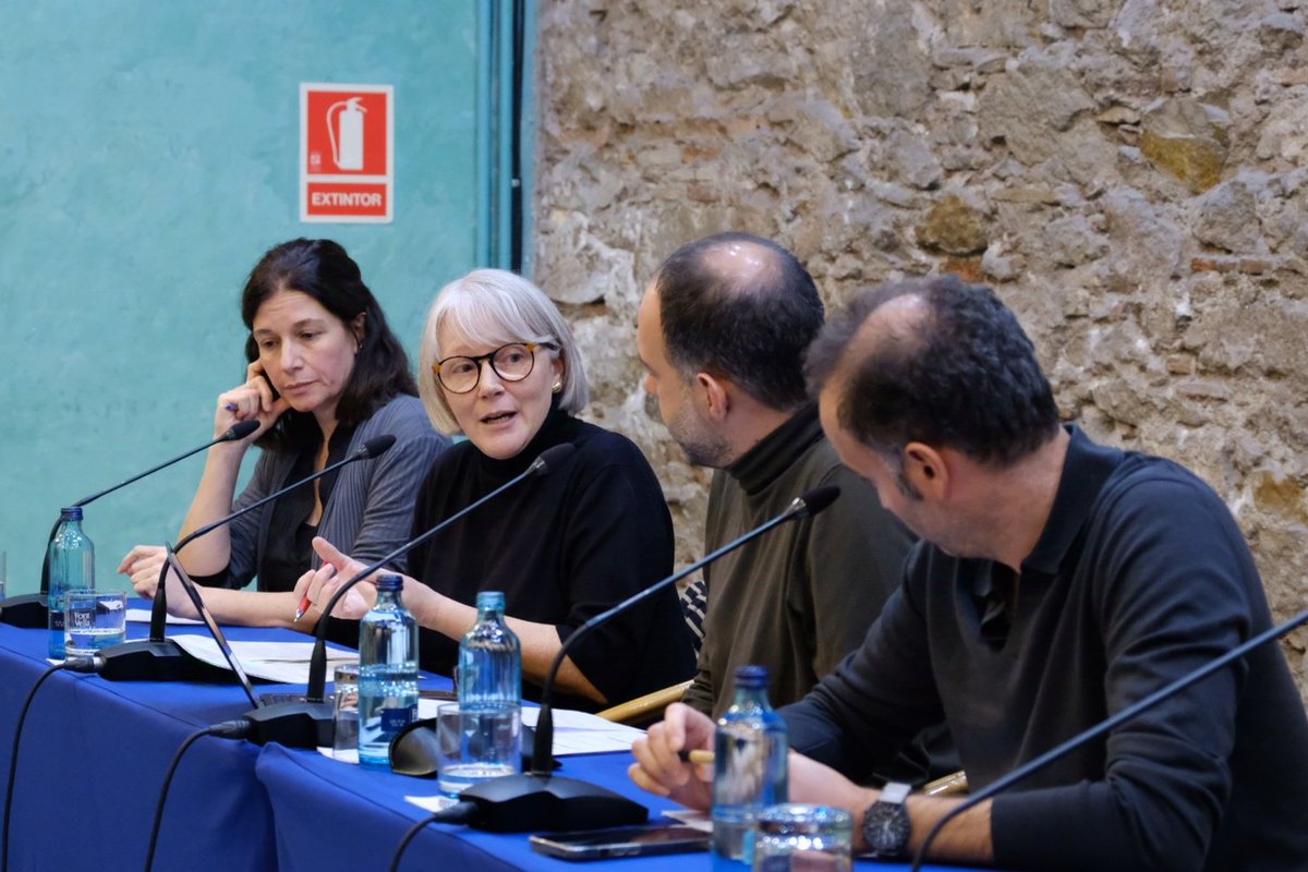 Hoy, CIDOB y <a href="/revista5W/">Revista 5W</a> analizan los temas que marcarán la agenda internacional el próximo año durante la grabación en directo de un nuevo <a href="/Podcast5W/">Podcast 5W</a>. Con <a href="/polmorillas/">Pol Morillas</a>, <a href="/carmecolomina/">carme colomina</a> y <a href="/Izcue/">Maribel Izcue</a>, conducido por <a href="/flores_raul_/">Raül Flores</a> y <a href="/nuriajar/">Núria Jar</a> #Mundo2025
🌍bit.ly/Mundo_2025