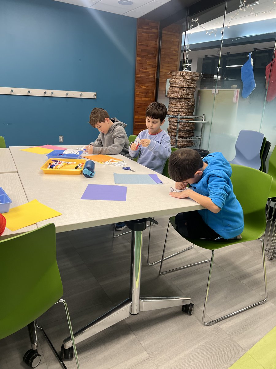 BrookfieldPL's tweet photo. Little artists in the making! Today, our young creatives explored the bold, colorful world of Keith Haring, bringing his iconic art to life with their own unique twists in our Art Explorers class. 🌈🖍️ #librarycreatives #librarykids https://t.co/B1mGfegs1r