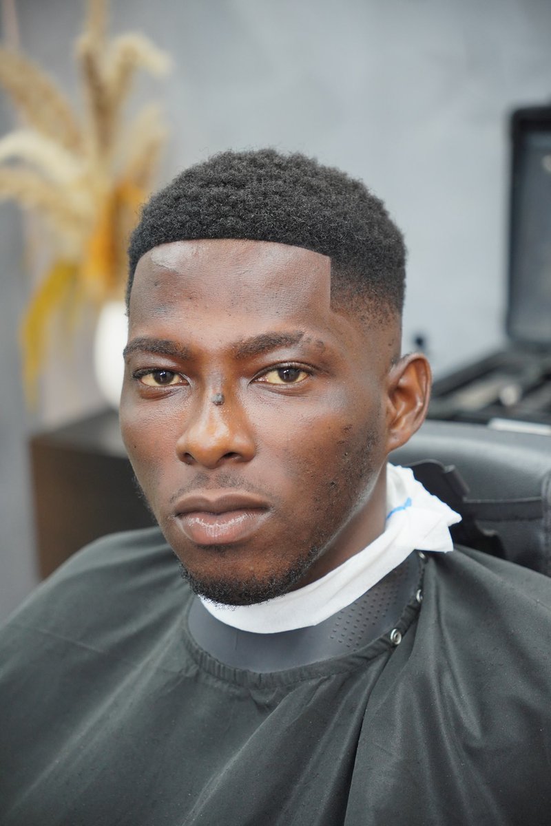 Topzycut's tweet photo. The celebrity Vulcanizer Asherkine brought in

Before     and    After https://t.co/YKQznQLEo3
