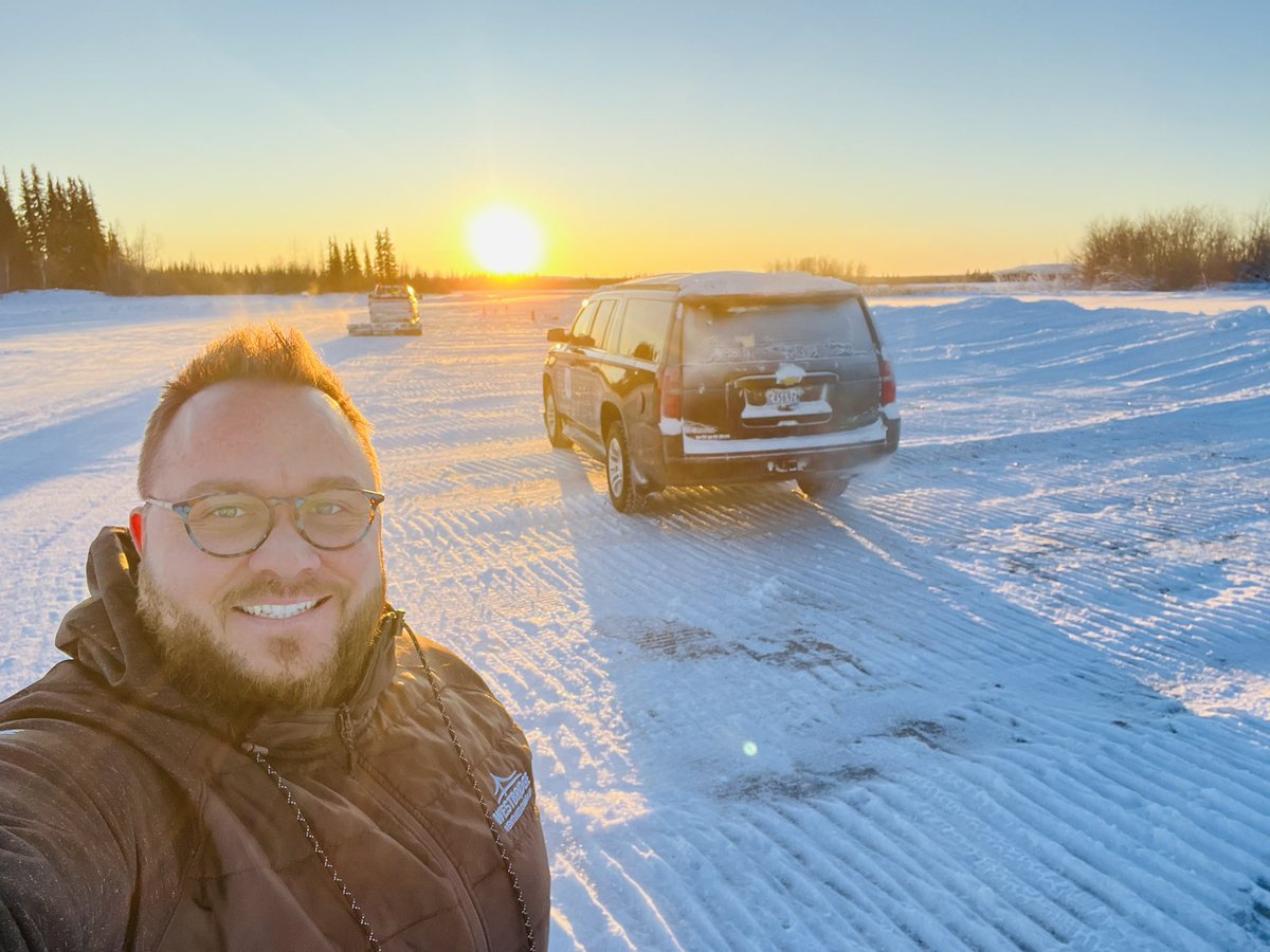 ArgueTylerD's tweet photo. It’s ice road season in the #NorthwestTerritories https://t.co/u0ZrDlCyn4