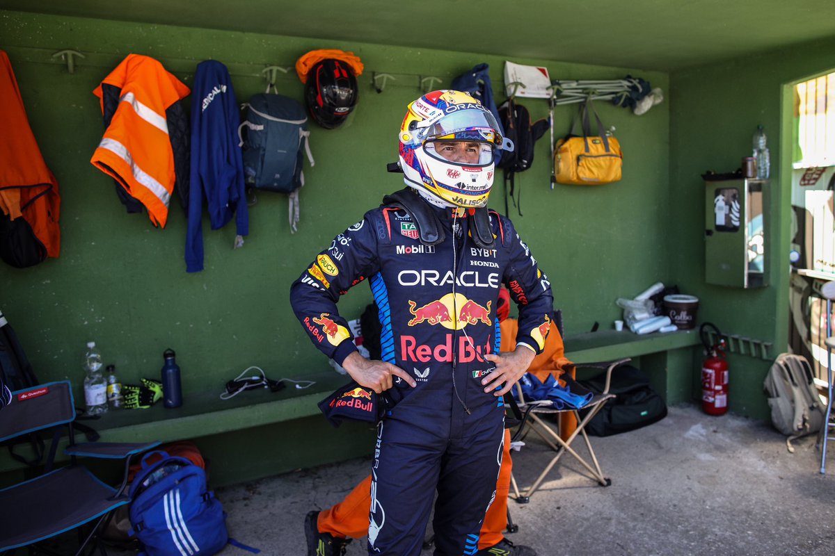boniphoto_'s tweet photo. In and out pf Red Bull Racing πβ‘οΈπ₯
| π· #boniphoto / #DPPI | #perez #f1 #redbull https://t.co/l80Pen31vv