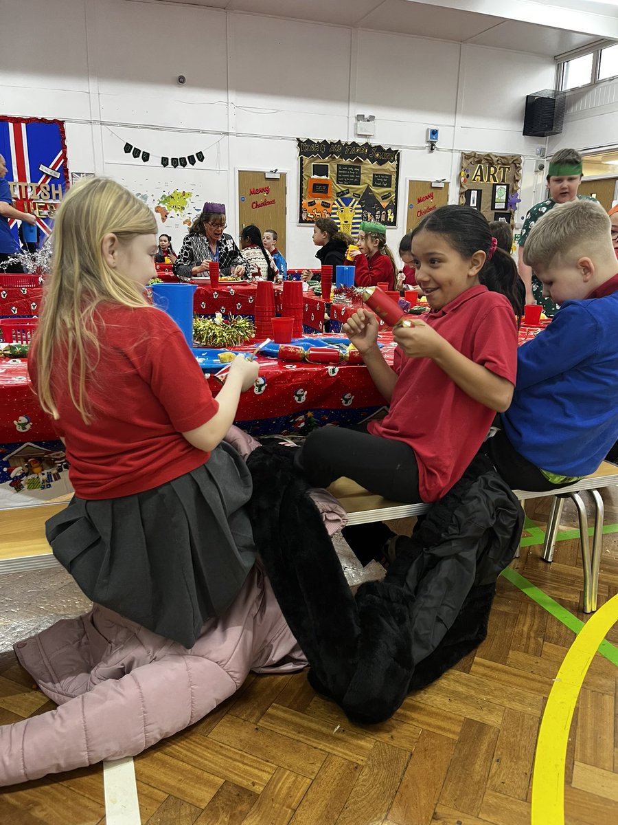 Mrs Arnold tweet media