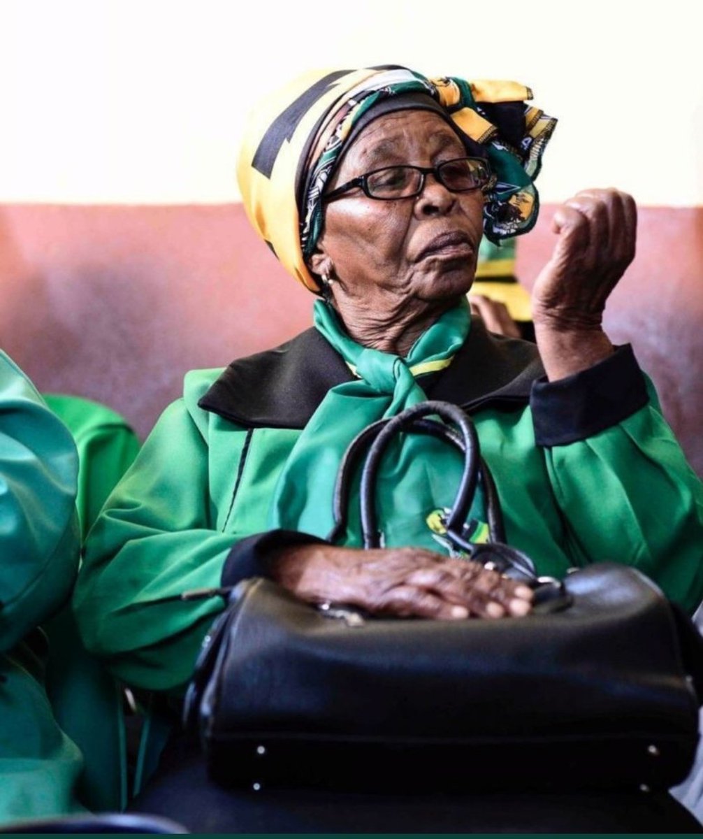 Lmoiketsi_n's tweet photo. @CNtutela Oksalayo Ho wa Tswana!! https://t.co/sb60XojsqC