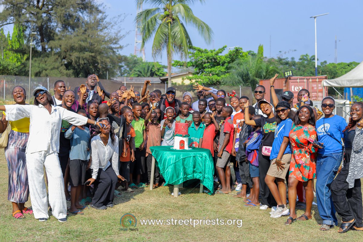 StreetPriests's tweet photo. The Christmas Party’ 2024 is one we wouldn’t forget in a hurry. The smiles on the children’s faces, the joy in the hearts of the volunteers, the atmosphere all coming together for that one special moment. https://t.co/gwFPsKpGFa