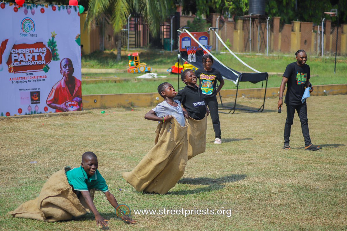 StreetPriests's tweet photo. The Christmas Party’ 2024 is one we wouldn’t forget in a hurry. The smiles on the children’s faces, the joy in the hearts of the volunteers, the atmosphere all coming together for that one special moment. https://t.co/gwFPsKpGFa