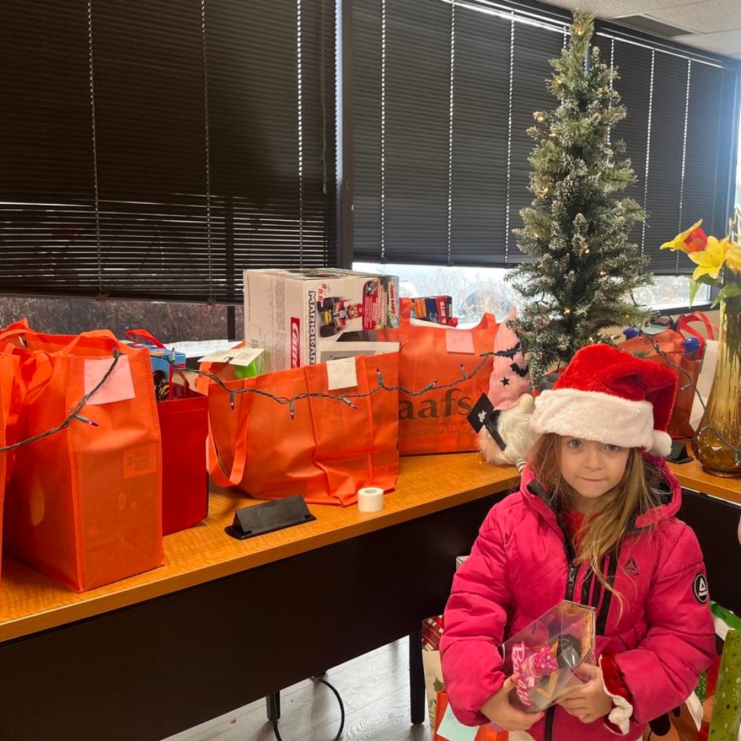🎄🎁 Bringing Joy to Our Community: Christmas Toy Giveaway! 🎁🎄

At Arab American family service, our mission is t. This Christmas, we’re proud to host our Annual Toy Giveaway Event, ensuring every child experiences the magic of the season. 🎄🎄
