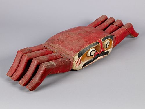 ArtHistAnimalia's tweet photo. For #Crustmas on #Woodensday:
gamisida długwe' (#Crab Puppet)
Kwakwaka'wakw, British Columbia, Canada, before 1952
Wood, paint, 11.4 cm x 22.9 cm x 67.9 cm
@MOA_UBC A6362
https://t.co/QqIRv8SAzZ
#FirstNationsArt #NativeAmericanArt #IndigenousArt
“These articulated characters are known as dług̱we’ treasures (as are the theatrical dances in which they appear). The Kwakwaka’wakw have a history of puppetry related to their ceremonial feasts. The winter potlatches are known for their spectacular performances, suffused with cultural teachings and supernatural content, such as the coming of Winalagalis, the supernatural warrior. Dances and songs associated with Winalagalis include the tuxw’id, which is performed by women, who have the power and rights to make the dług̱we’ treasures (puppets) come to life. For instance, a tuxw’id dancer could summon a crustacean to life, on invisible cords, in the flickering firelight.”