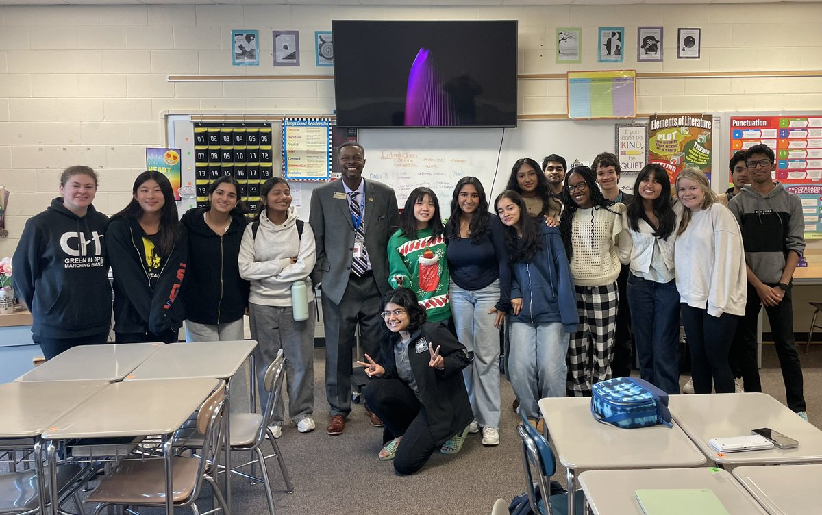 Green_Hope_High's tweet photo. Thank you to @TabariWallace for visiting Green Hope and sharing his insights and journey in Education with our Women in Politics Club. Also special thanks to Ian House, 11th grade, for making this opportunity possible #MomentsMatter https://t.co/VIqQQrhVB9