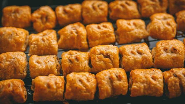 StartWithThis's tweet photo. #Blogmas Day 18: Make These Mini Savoury Pastries To Elevate Your Festive Buffet!
https://t.co/kMkpfR7GxB
#blogging #bloggers #blogger #bloggerchat #bloggersrequired @_TeamBlogger #influencer #influencers https://t.co/8LvWdJYKwf