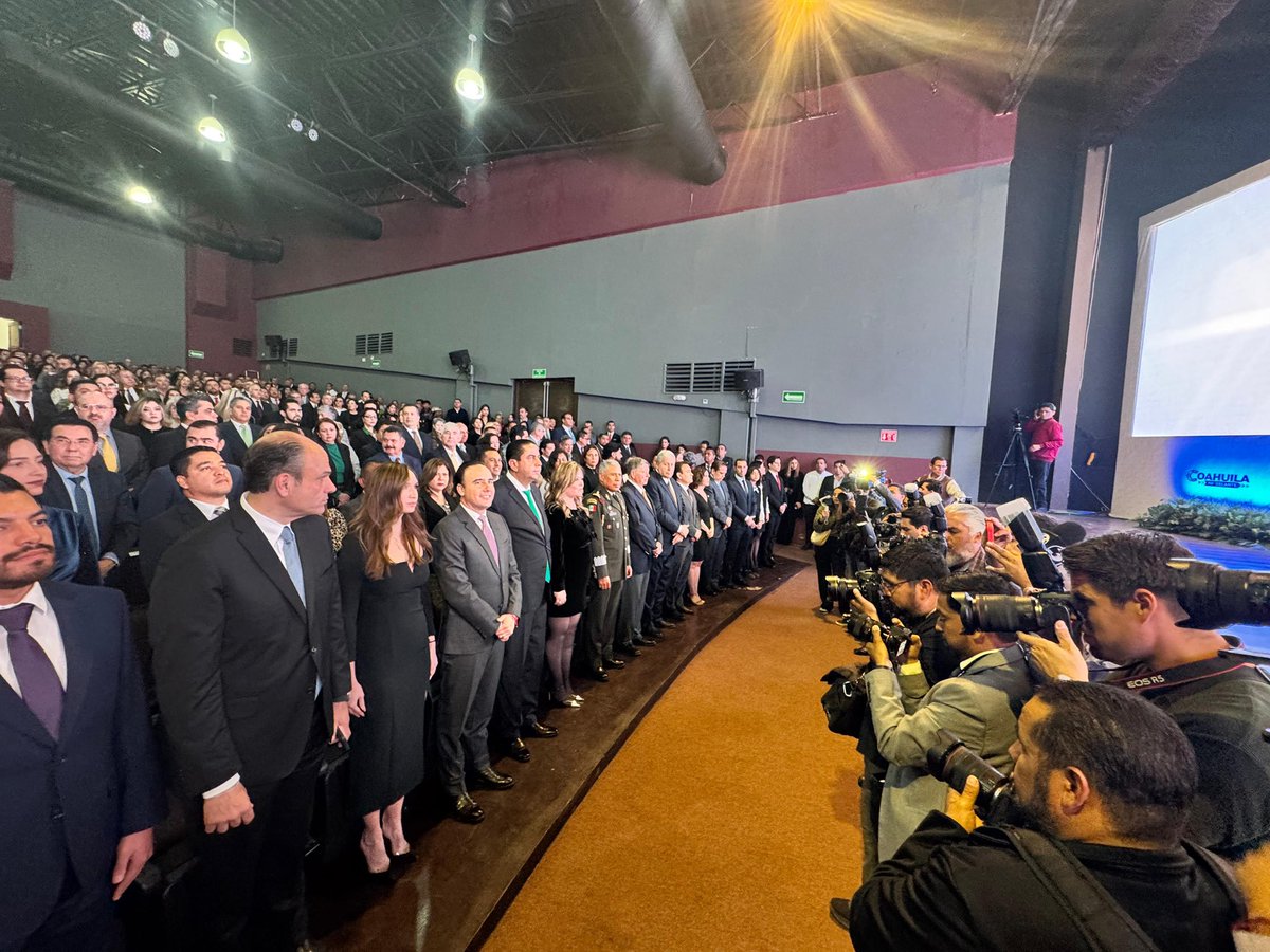 En #RamosArizpe en la presentación del Tercer Informe de Resultados de <a href="/chemamorales1/">José María Morales</a>. #CoahuilaPaDelante #APasosDeGigante #RamosEsMás