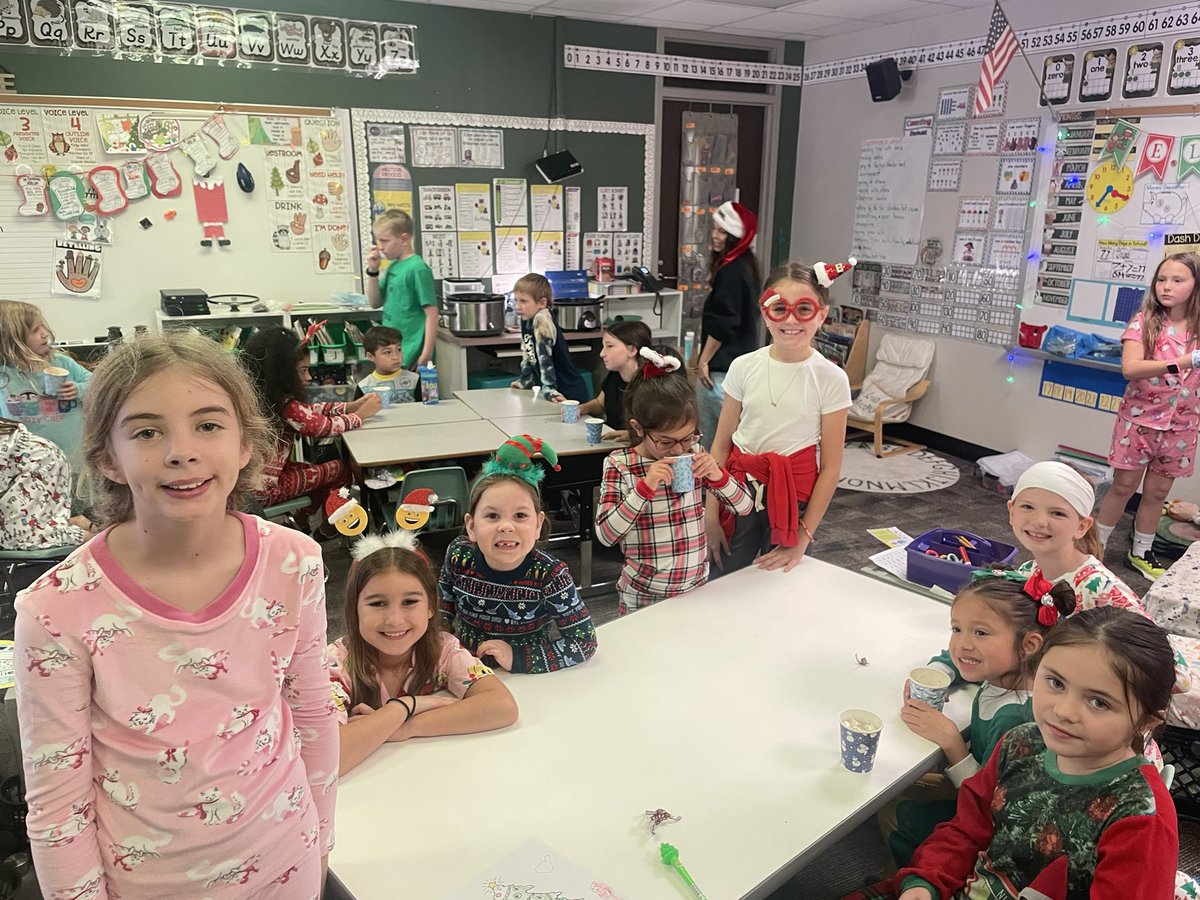 leannehaley11's tweet photo. Polar Express Day with our 1st grade buddy class! Hot cocoa and math games! @HumbleISD_BBE @MrsKSaunders @julie_wimberly https://t.co/v3k3pq6vBg