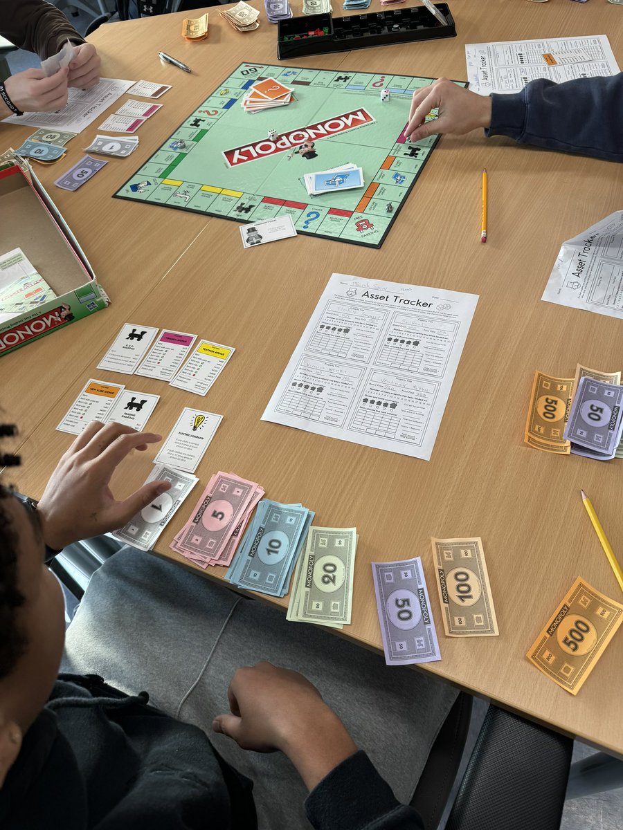 Mrs. Cinelli tweet media