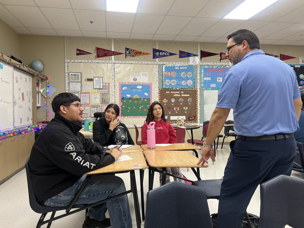 TISD_EduProgram's tweet photo. To be a principal is to be an instructional leader. Yesterday Mr. Olvera delivered a lesson on the Fundamental 5 to our student teachers. It was highly effective and students had many valid questions. Thank you @AOlvera_TISD for you leadership &amp; guidance!#TISDProud @edecena_TISD https://t.co/Nqy71F1bio