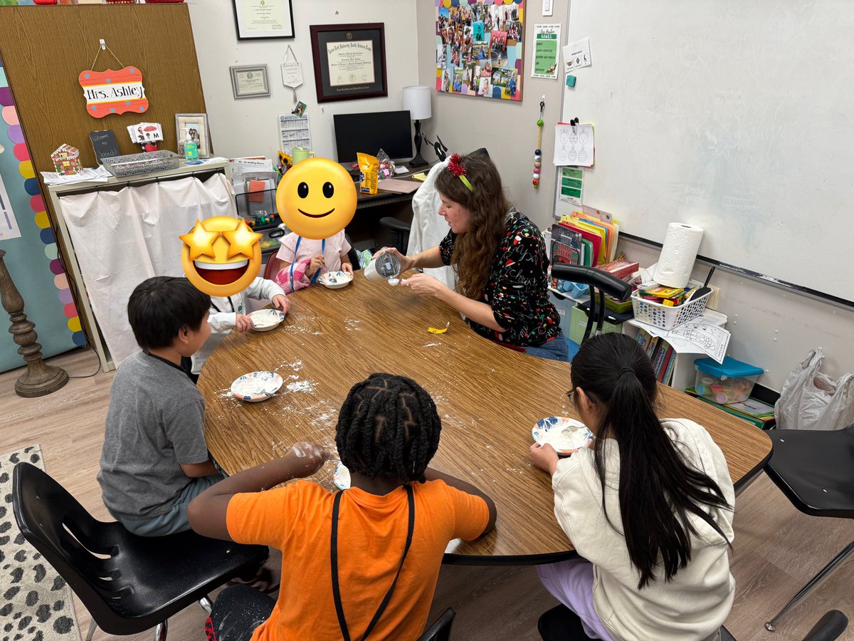 brooke_slp's tweet photo. Our speech friends are having a great week with our holiday themed activities! Making hot cocoa &amp; oobleck! #RISDBeTheOne #RISDSLP https://t.co/Cnp81wW4Mv