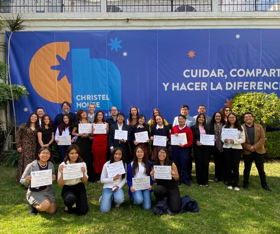 ChristelHouseMX's tweet photo. Gran final del Concurso de Oratoria en CHMX.
Felicitamos a los ganadores:
📚 Secundaria: Leyani, Yara, Romina.
🎓 Prepa: Laura, Dayra, Edith.
Gracias a los jurados de @UNAM_MX , @UNICEFMexico e @INCAM_Abogados , y a Claudina Thevenet y Cecyt #6 IPN por su participación.
#CHMX https://t.co/gz1rhtruOf