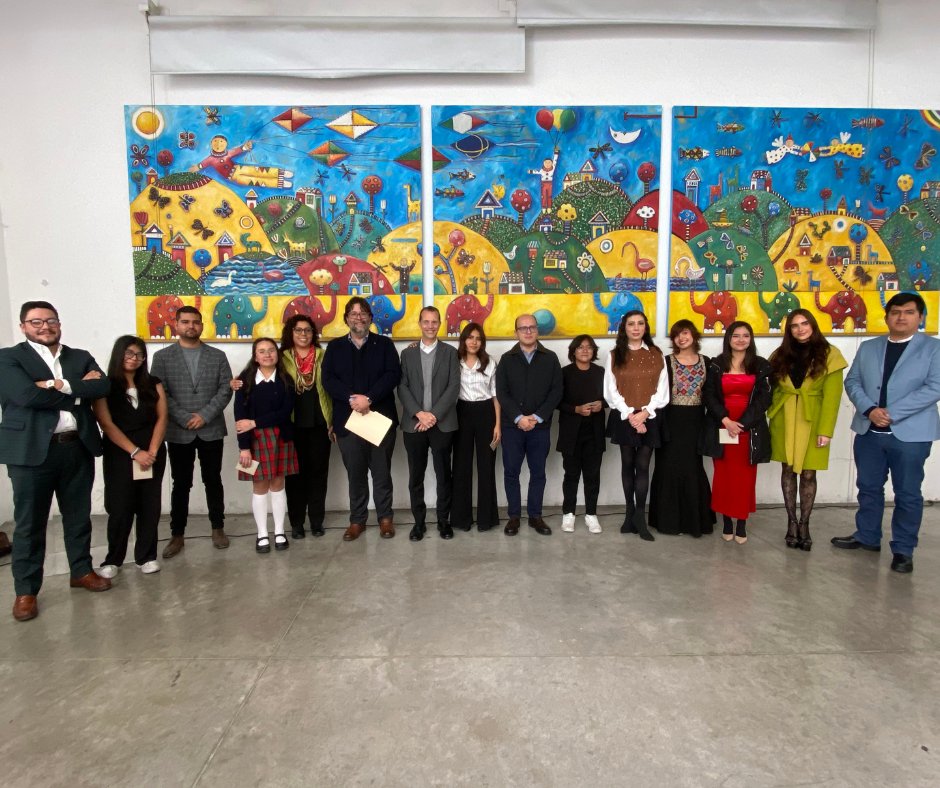 ChristelHouseMX's tweet photo. Gran final del Concurso de Oratoria en CHMX.
Felicitamos a los ganadores:
📚 Secundaria: Leyani, Yara, Romina.
🎓 Prepa: Laura, Dayra, Edith.
Gracias a los jurados de @UNAM_MX , @UNICEFMexico e @INCAM_Abogados , y a Claudina Thevenet y Cecyt #6 IPN por su participación.
#CHMX https://t.co/gz1rhtruOf