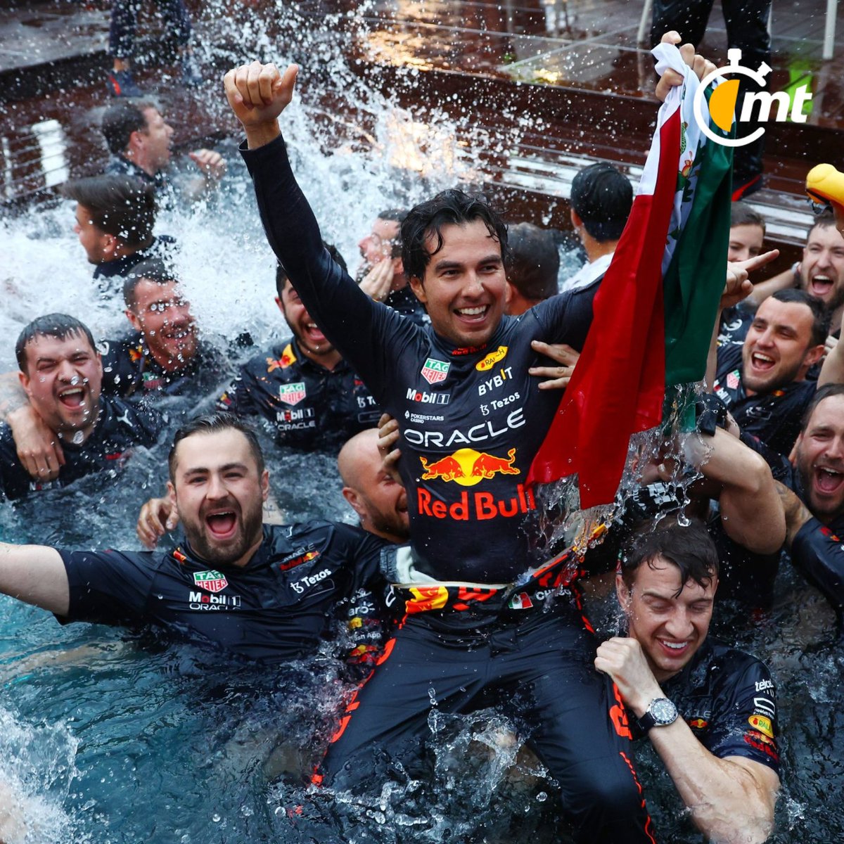 mediotiempo's tweet photo. ¡CHECO PÉREZ GANA EL GP DE MÓNACO! ¡EL HIMNO DE MÉXICO VOLVIÓ A SONAR EN LA FÓRMULA 1! 🥹🇲🇽

Con esta enorme noticia amaneció nuestro país el domingo 29 de mayo del 2022, una alegría enorme que nos regaló Sergio Perez. 

Se convirtió en el primer mexicano en conquistar ese circuito ¡El rey de las calles! 👑

¡GRACIAS POR LAS ALEGRÍAS QUE NOS DISTE! 🇲🇽🚨 ¡POR SIEMPRE EN LA 'CHECONETA'!