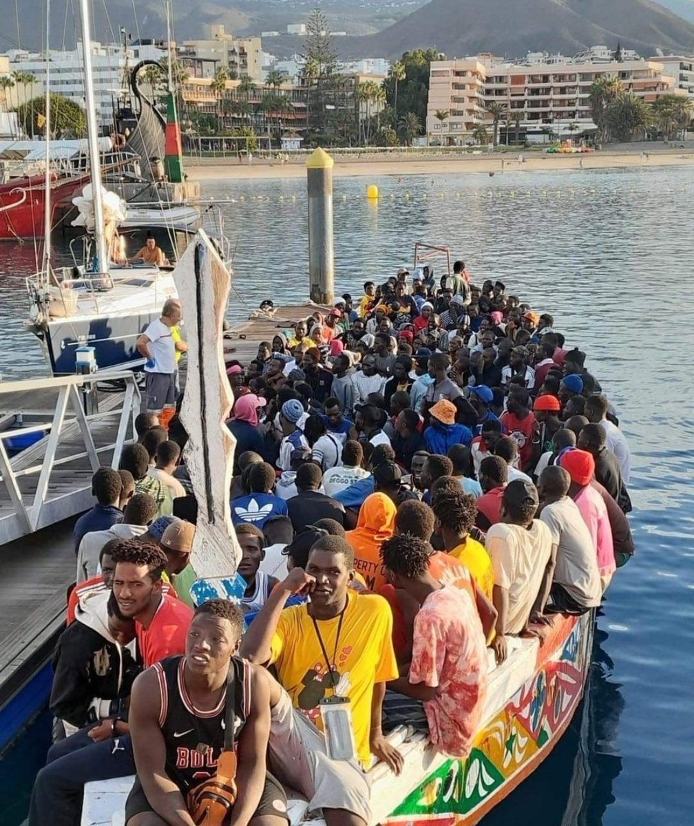 Oxitan30's tweet photo. Les mutuelles santés vont augmenter de 6% en 2025...
Après une hausse de 8% en 2024..
Mais ne vous inquiétez pas les clandestins seront soignés gratuitement grâce à l'AME..
Mieux vaut être migrant que français.. en France... Un comble.
#BFMTV #cnews #Facealinfo https://t.co/KeBFBixZ36