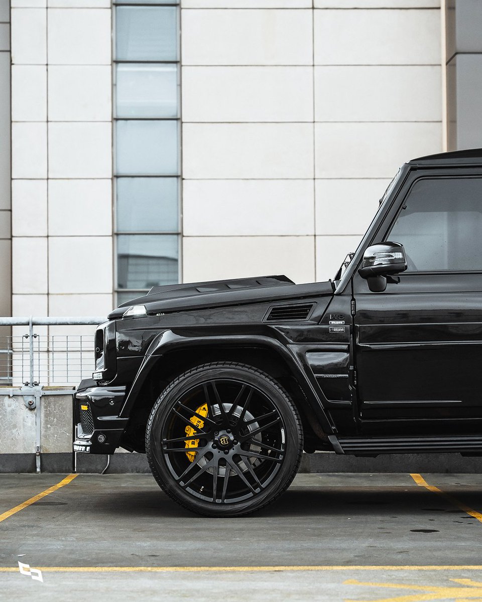 collectingcars_'s tweet image. This W463-generation Mercedes-Benz G55 AMG is an imposing modern 4x4, equipped with a desirable factory-applied Brabus ‘Widestar’ kit.

📍LIVE NOW - Salford, United Kingdom

🔗Find out more: collectingcars.com/for-sale/2011-…

#CollectingCars #Mercedes #Brabus #G55