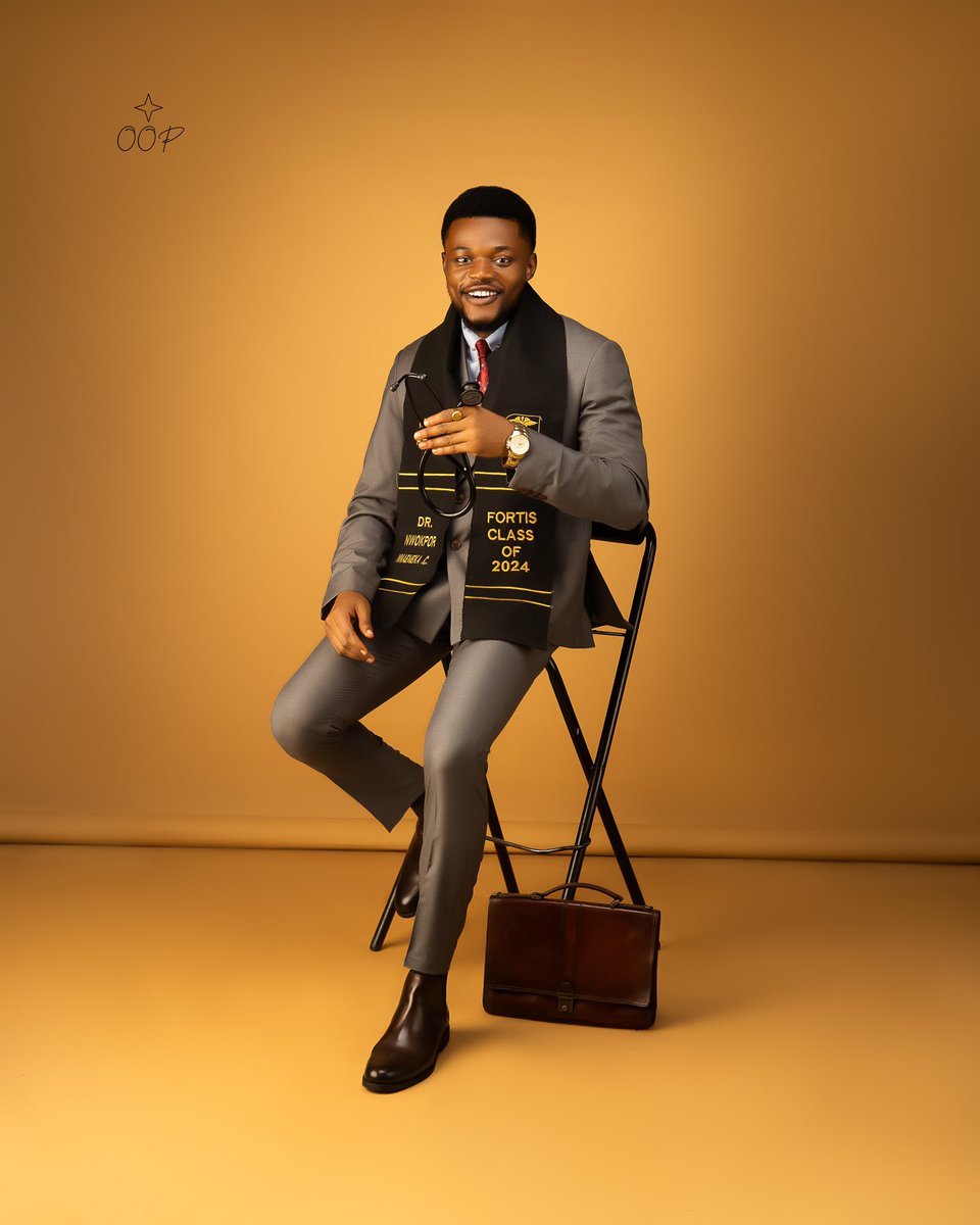 Collinsmag_'s tweet photo. DR NWOKPOR NNAEMEKA COLLINS (MB;BS ABUAD)

God is the Greatest 🙏❤️ https://t.co/x4VyGf3XBh