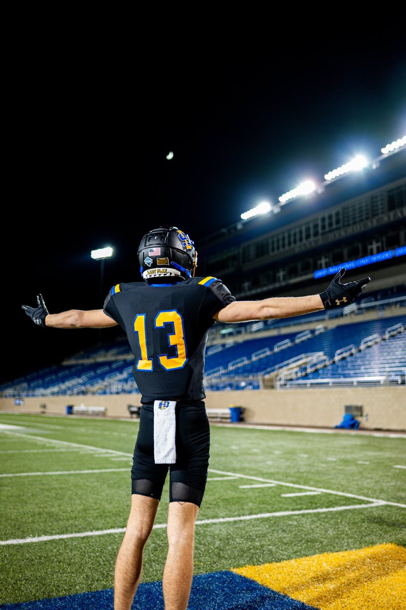 scooby (@scoobybradley11) on Twitter photo I’m very exited to announce that I will be committing to play football at South Dakota State University #AGTG #gojacks
<a href="/Coach_MBanks24/">Michael Banks</a> <a href="/GarretsonRick/">Coach G</a> <a href="/IamCoachDRich/">Derrick Richardson</a> <a href="/MG_Underwood/">Coach Mike Underwood</a> I’m very exited to announce that I will be committing to play football at South Dakota State University #AGTG #gojacks
<a href="/Coach_MBanks24/">Michael Banks</a> <a href="/GarretsonRick/">Coach G</a> <a href="/IamCoachDRich/">Derrick Richardson</a> <a href="/MG_Underwood/">Coach Mike Underwood</a>