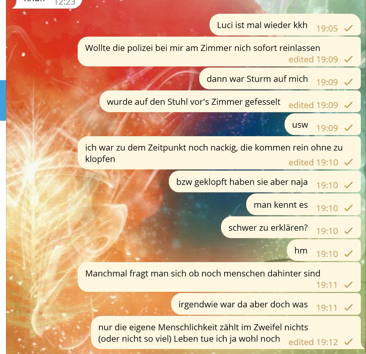 JSGOTW's tweet photo. [2/2] Wehe man macht die Tür wieder ganz zu, wenn die Polizei schonmal den Fuß drin hatte. Schöne Scheißwelt und den beteiligten Polizisten wünsche ich Selbstmordgedanken. (Mehr nicht.) https://t.co/wPafwcC3NP