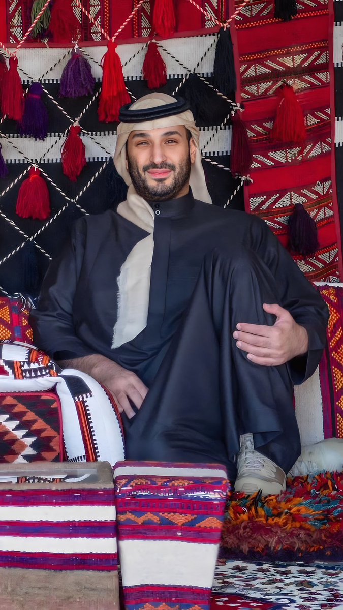 H2MBR's tweet photo. في خيمته ويحرك قصور الرياسة كل يوم
شف كيف يقدر يصنع التاريخ في فجوج الخلا

حزمي بن سعد 
@hazme20154 

#محمد_بن_سلمان #العلا https://t.co/Fp1w1wTgbn