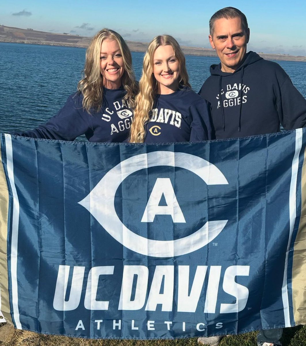 Addi_Vande_2026's tweet image. Commited to @ucdavissoftball ! #GoAgs
