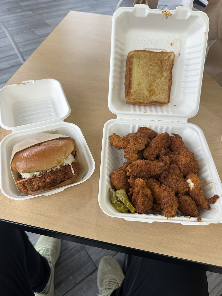 Matt5Newton's tweet photo. This place about to blow up!  And, I’m here for all of it!  #eurekaeatery  #worththe40minutedr https://t.co/lk5mcaMOB8