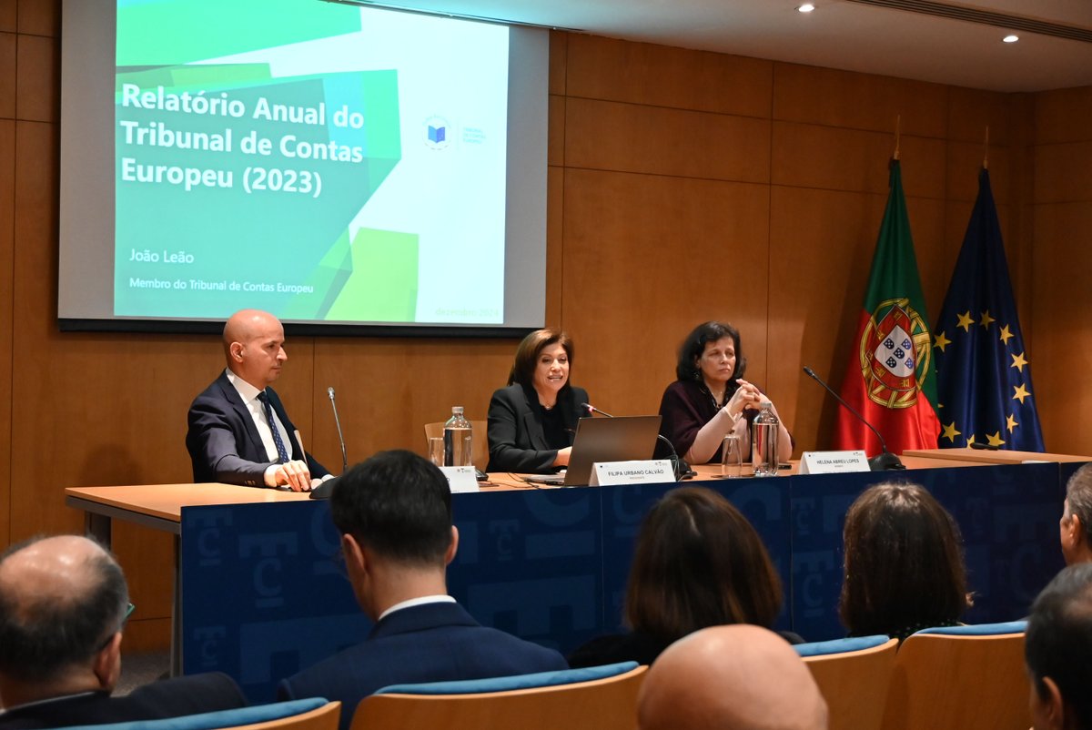 TribunalContas's tweet photo. A Presidente do #TribunaldeContas, Filipa Urbano Calvão, defendeu hoje,na apresentação do relatório anual do TCE 2023,que as auditorias realizadas pelo Tribunal de Contas Europeu reforçam “a necessidade de estabelecer uma ligação clara” entre as novas prioridades políticas[...]👇 https://t.co/RFZd9rrpgy