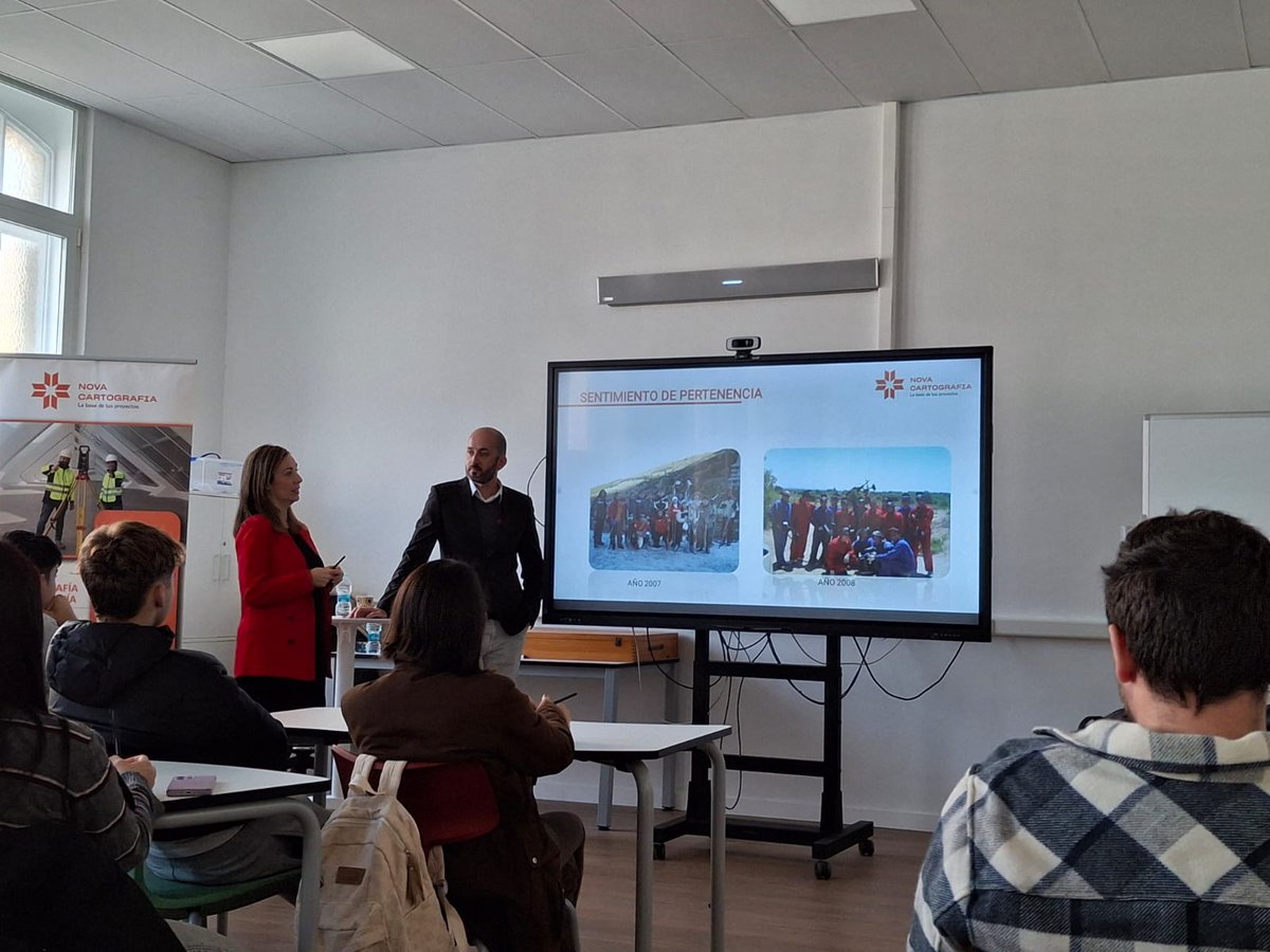 FPValencia's tweet photo. 💬 Jornadas de Formación y Orientación Laboral

🔹 Charla de Nova Cartografía 

#Formación #FP #Charlas #Educación #OrientaciónLaboral #FuturoProfesional #València #novacartografía https://t.co/10zDqaLVfq