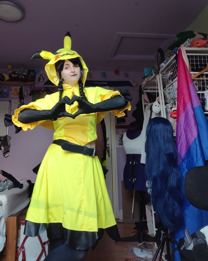 Lowlowcheese's tweet photo. for when you want the fun of being mimikyu without getting into a huge ballgown (yes I do have a shorter skirt for mimikyu)
#irishcosplayer #cosplay #irishcosplay #vibes #cosplayer #mimikyu #pokemon #irish https://t.co/Yxd55pdlhO