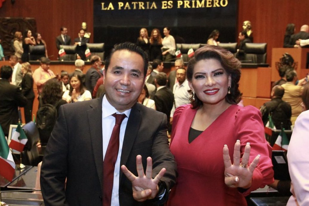 Mi querida amiga y compañera de lucha <a href="/LoreniaValles/">Alma Lorenia Valles</a>

Muchas felicidades en tu cumpleaños. Te deseo una larga vida llena de felicidad, prosperidad tanto material como en el alma, y que cada día esté colmado de amor y satisfacciones. Que sigas brillando y siendo esa persona tan