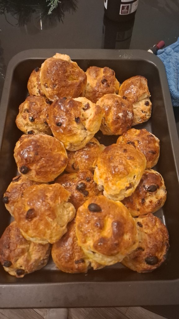 Scones for tomorrow's Christmas party 🎄💖