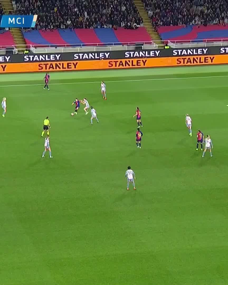 💥 PINAGOOOOOOOOOOL ❗Barça take the lead over Manchester City just before the break.Watch live for free on DAZN ▶️  #UWCL