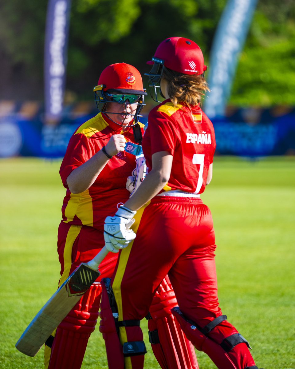 Amy Brown Carrera tweet media