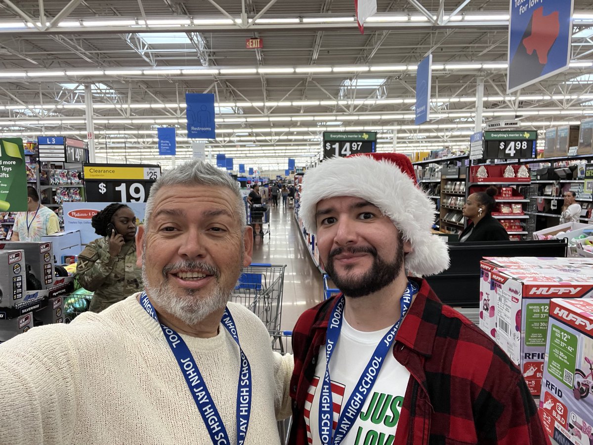 BigDoza51's tweet photo. 🎉 Join us in spreading holiday cheer! 🎁 John Jay StuCo is hosting an annual shoe drive for our elementary feeders. Campus admin and staff at the event. Mustang proud of our community!Let's make a difference together! 👟 #ShoeDrive ⁦@NISDJay⁩ ⁦@NISDJaySEA⁩ https://t.co/rn1WVTzxug