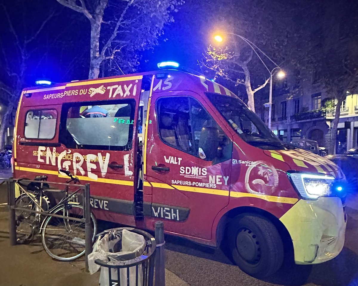 🔥 🧑‍🚒 Conseil métropolitain: la présidente du <a href="/SDMIS69/">SDMIS</a>, vice présidente du <a href="/grandlyon/">Métropole de Lyon</a> se félicite de la qualité du dialogue avec les pompiers pour régler la crise. Un résultat bien visible dans nos rues. Une métropole écolo toujours hors sol ! <a href="/GillesGascon/">Gilles Gascon</a> @SarselliV