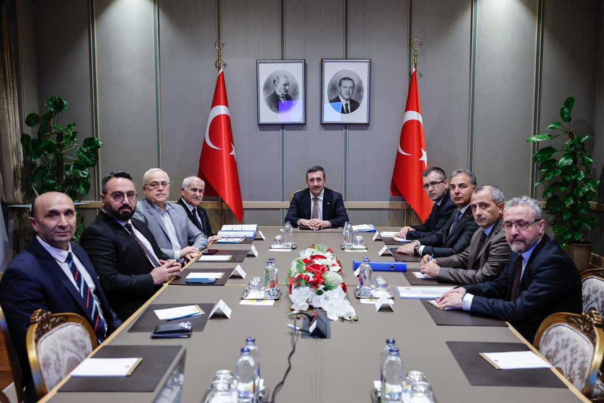 Mustafa Deryal (@mustafaderyal) on Twitter photo Yoğun gündemleri içerisinde kıymetli kabulleri, hazırlamış olduğumuz projelere göstermiş oldukları ilgileri ve yüksek desteklerinden dolayı Cumhurbaşkanı Yardımcımız Sn. Cevdet Yılmaz’a teşekkürlerimizi arz ederiz.
<a href="/_cevdetyilmaz/">Cevdet Yılmaz</a> Yoğun gündemleri içerisinde kıymetli kabulleri, hazırlamış olduğumuz projelere göstermiş oldukları ilgileri ve yüksek desteklerinden dolayı Cumhurbaşkanı Yardımcımız Sn. Cevdet Yılmaz’a teşekkürlerimizi arz ederiz.
<a href="/_cevdetyilmaz/">Cevdet Yılmaz</a>