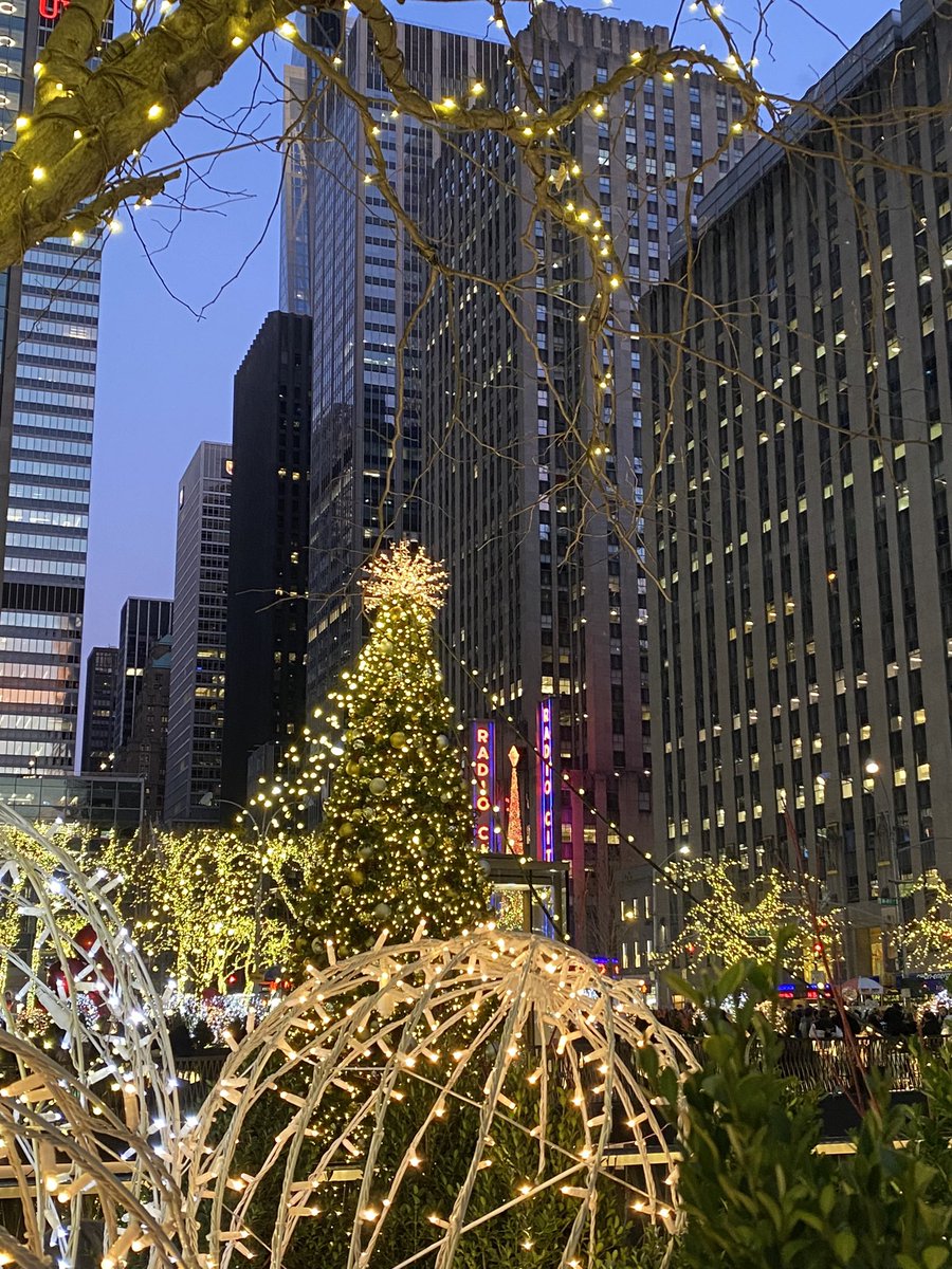 TheMusicNeverStopped tweet media